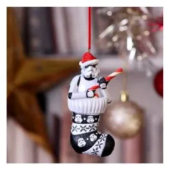 Star Wars Stormtrooper In Weihnachtsstrumpf Weihnachtsornament 11 Star Wars Stormtrooper In Weihnachtsstrumpf Weihnachtsornament -Magier Verkaufsladen star wars stormtrooper in weihnachtsstrumpf weihnachtskugel star wars deko und geschenkartikel gothic und alternative weihnachtsdeko 52302 5